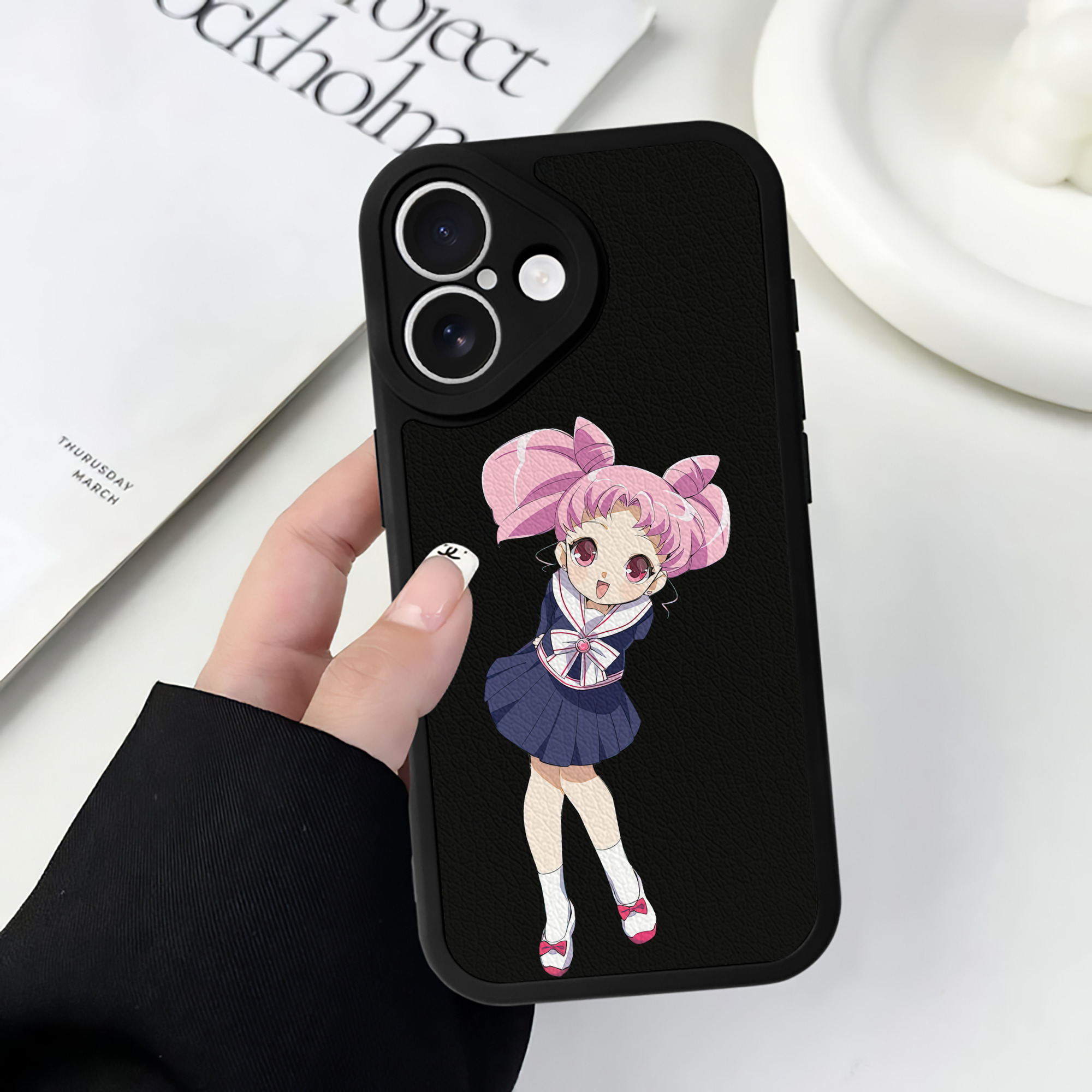 （画像用） 美少女戦士セーラームーン ちびうさ Sailor Moon Chibiusa Tsukino Usagi Small Lady Serenity 【iPhone 16シリーズ対応】シリコンスマホケース（レザー調） 材質：シリコン